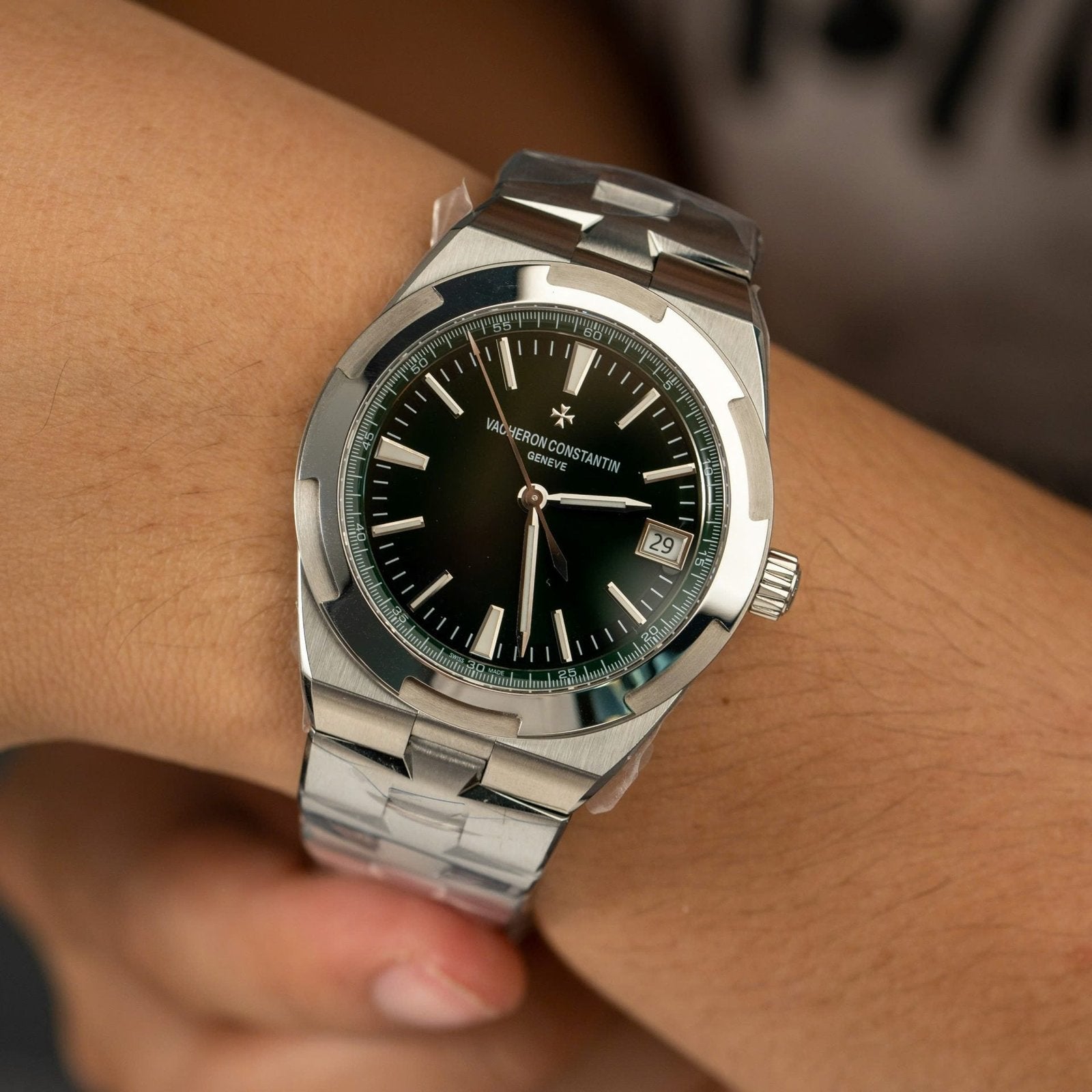 Vacheron Constantin Overseas 4500V Watch Green Dial 41mm