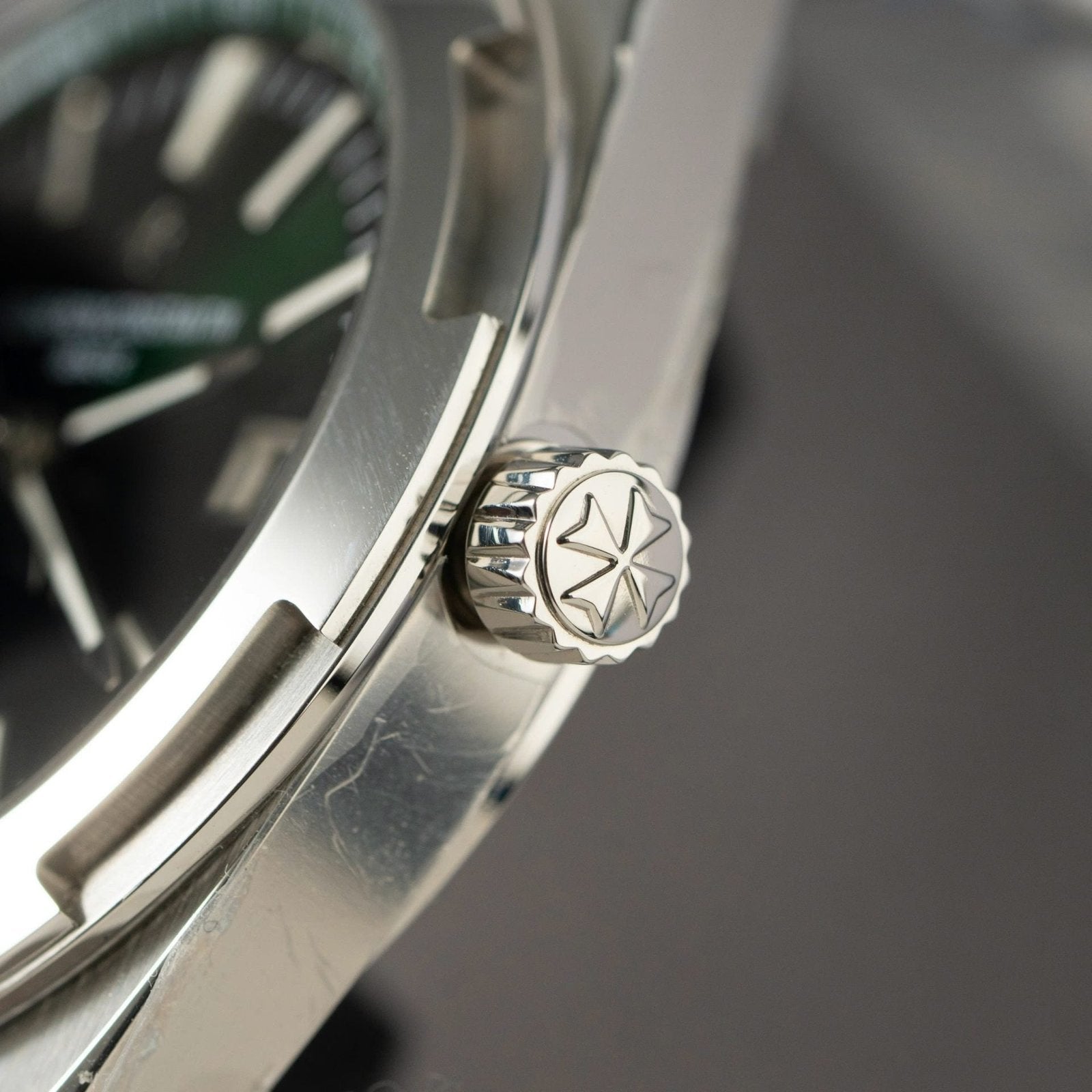 Vacheron Constantin Overseas 4500V Watch Green Dial 41mm