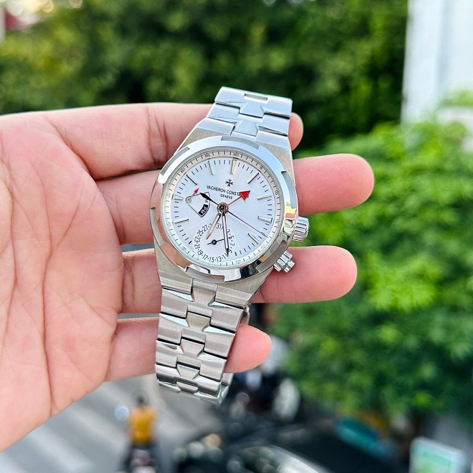 Vacheron Constantin Overseas 7900V Dual Time Watch 41mm