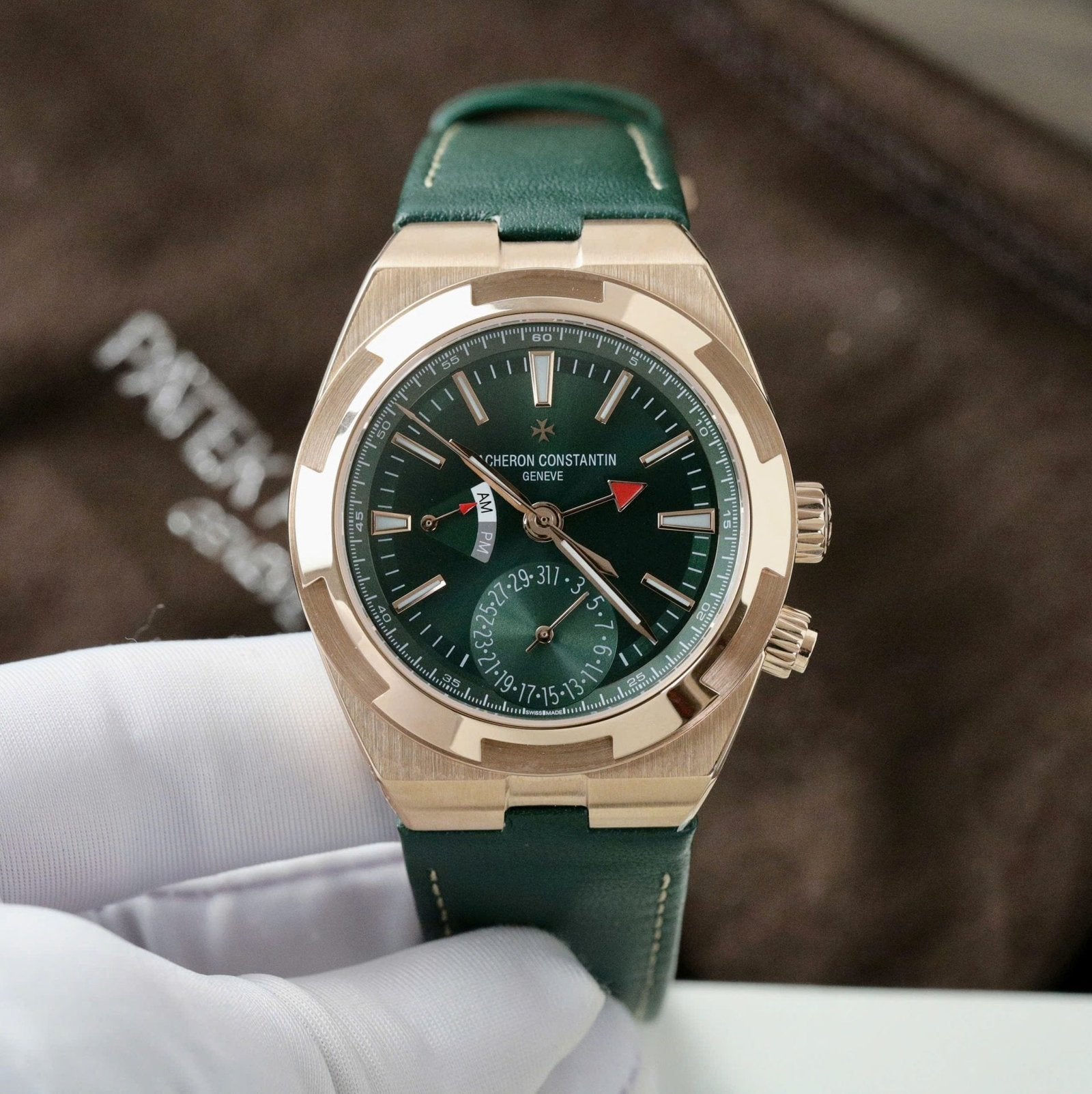 Vacheron Constantin Overseas Dual Time 7900V Watch Green 41mm