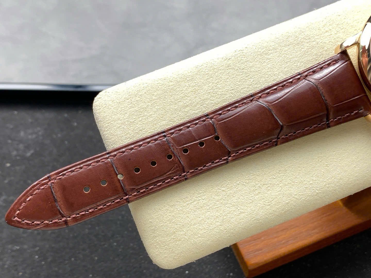 Vacheron Constantin Traditionnelle 43175 Watch 41mm