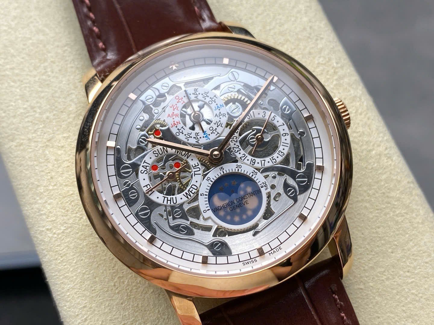 Vacheron Constantin Traditionnelle 43175 Watch 41mm