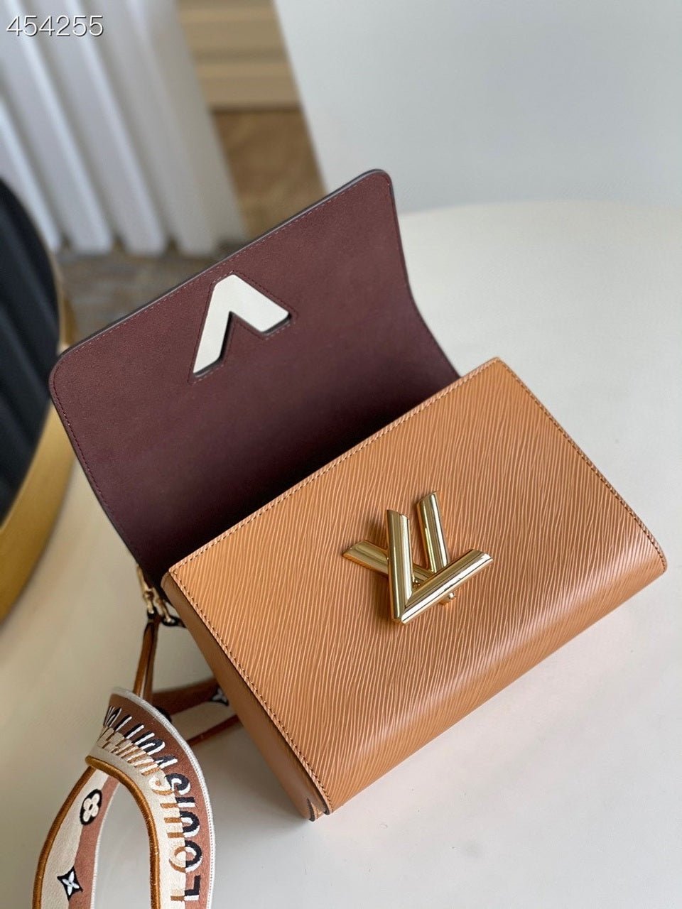 Louis Vuitton Twist MM Bag 23cm Epi Canvas Leather Spring/Summer Collection M57506, Gold Honey