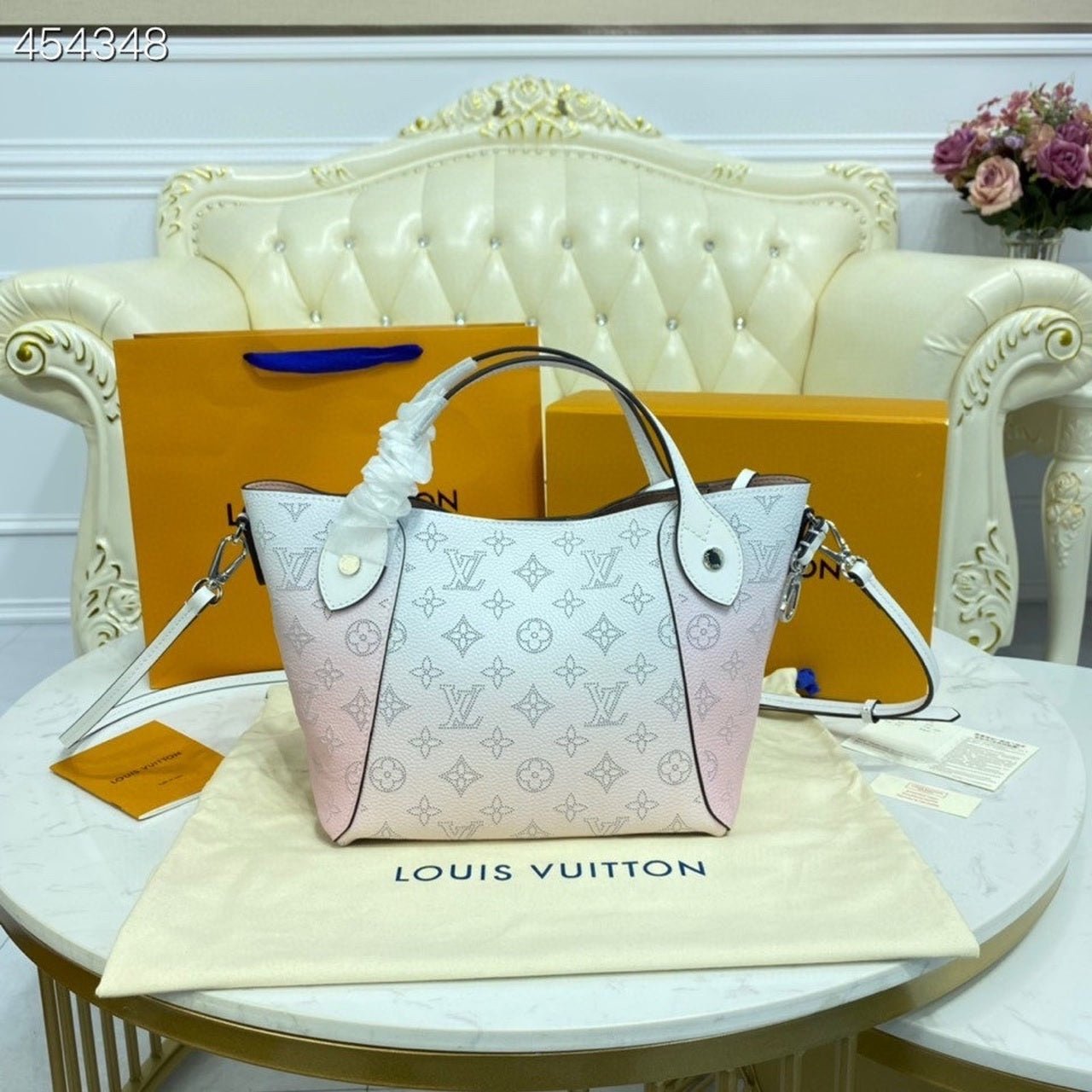 Louis Vuitton Hina PM Bag 22cm Mahina Calfskin Leather Spring/Summer Collection M57858 Gradient Pink