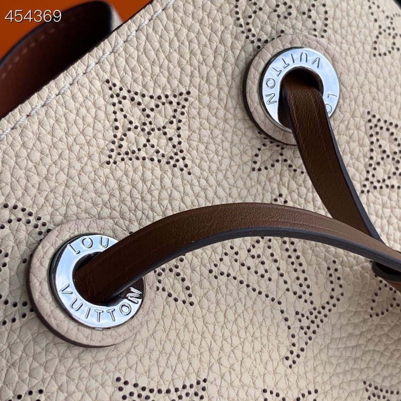 Louis Vuitton Muria Bag 22cm Mahina Calfskin Leather Spring/Summer Collection M55801 Cream