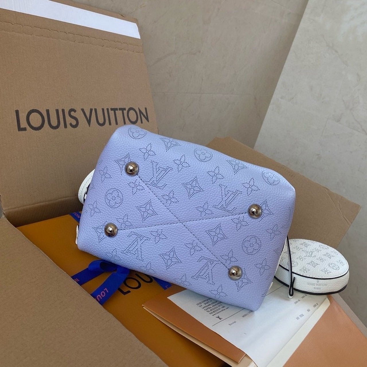 Louis Vuitton Bella Bucket Bag 22cm Mahina Calfskin Leather Spring/Summer Collection M57855 Light Blue