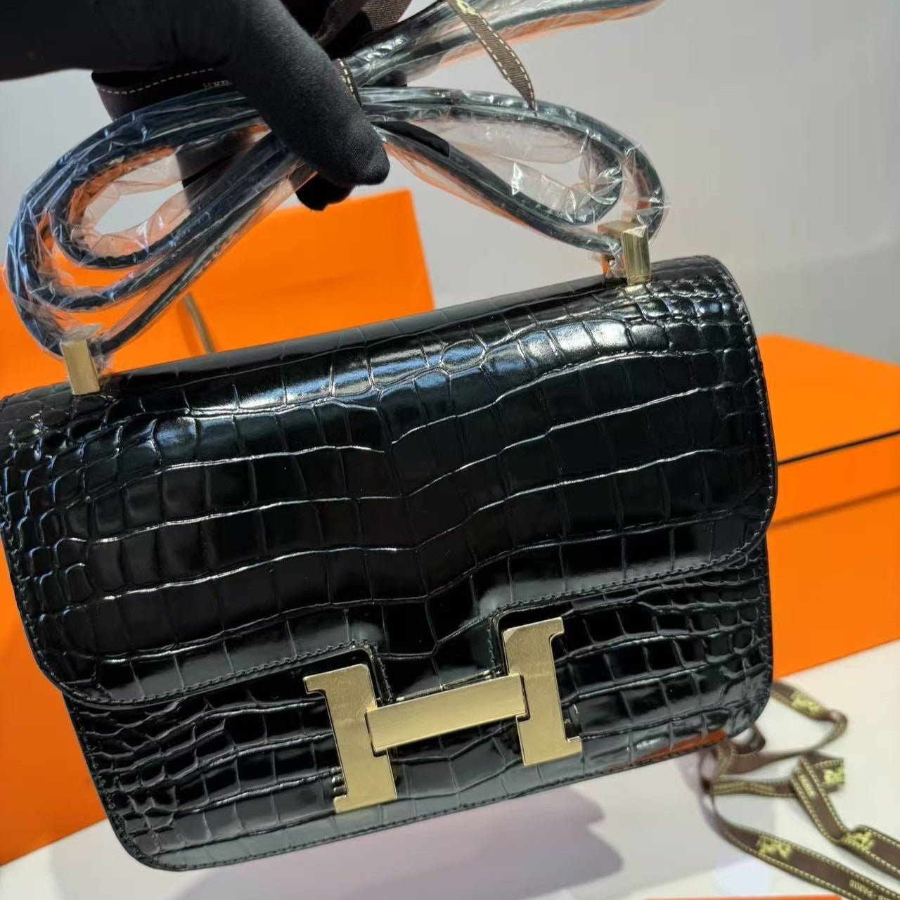 Hermes Constance 23 Pattern Crocodile Black For Women, Women’s Handbags, Shoulder Bag 9in/23cm