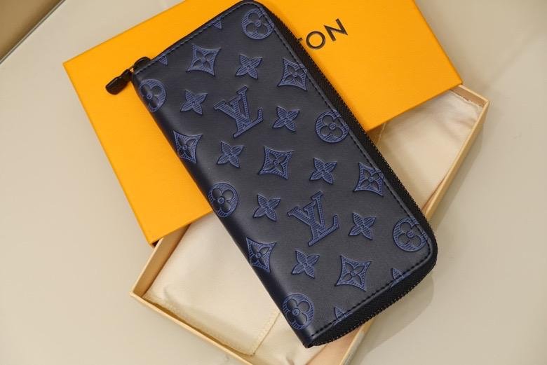 Louis Vuitton Wallet 20 cm