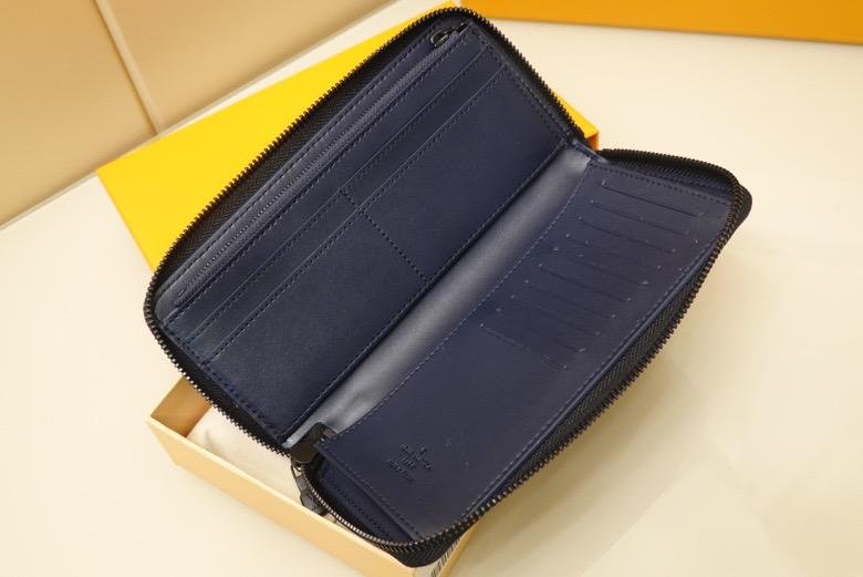 Louis Vuitton Wallet 20 cm