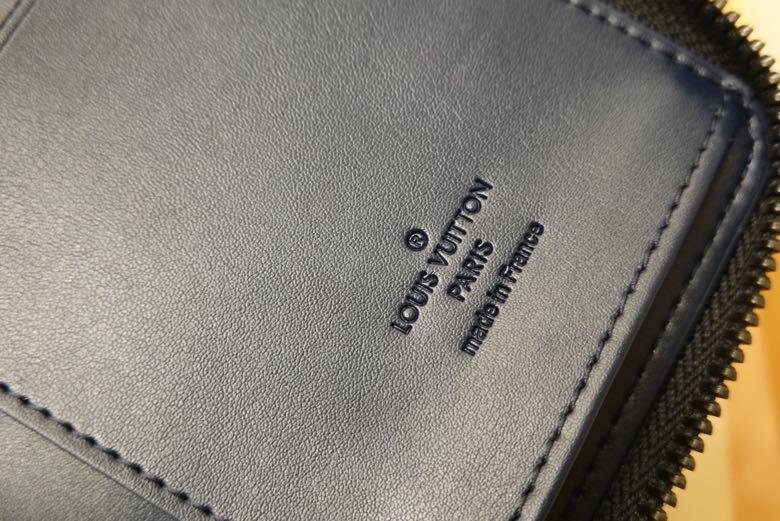 Louis Vuitton Wallet 20 cm