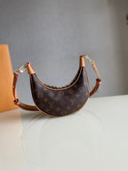 Louis Vuitton Loop Monogram Canvas 23cm