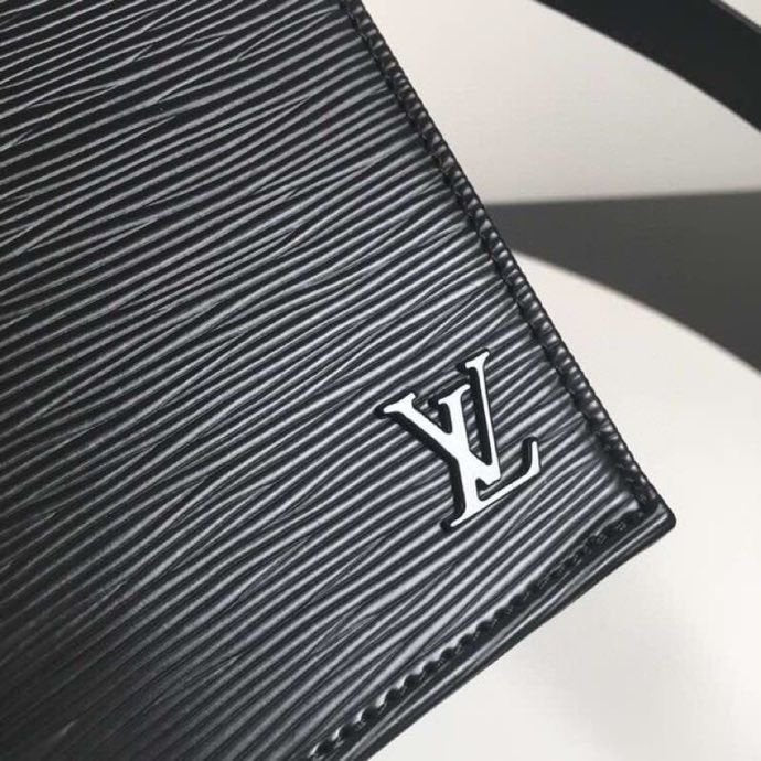 Louis Vuitton Petit Sac Plat 14cm