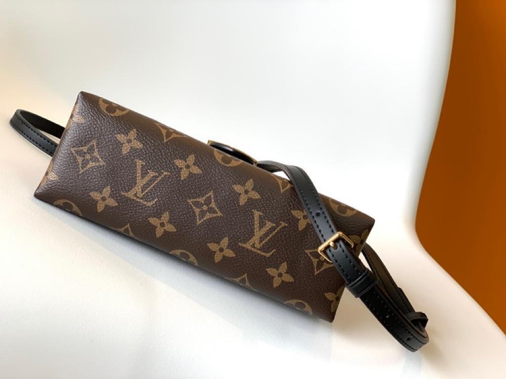 Louis Vuitton Locky BB Monogram Canvas 20cm