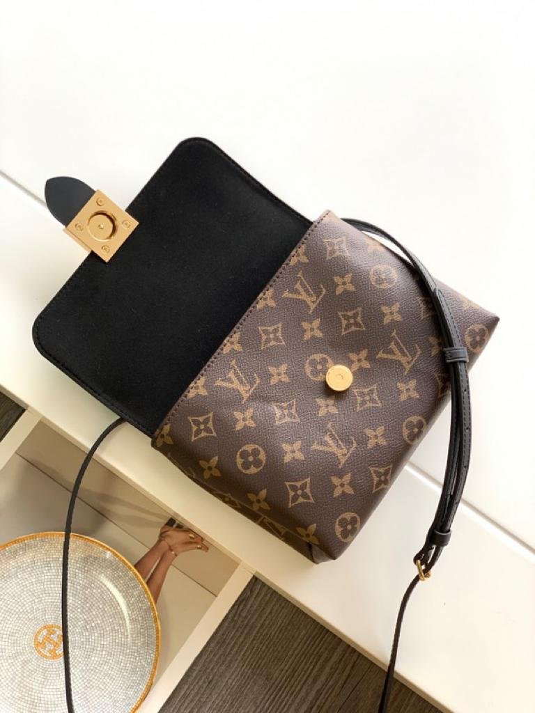 Louis Vuitton Locky BB Monogram Canvas 20cm