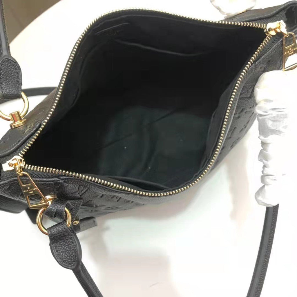 Louis Vuitton V Tote MM Bag Monogram Empreinte Canvas Spring/Summer Collection M44421 26cm Black