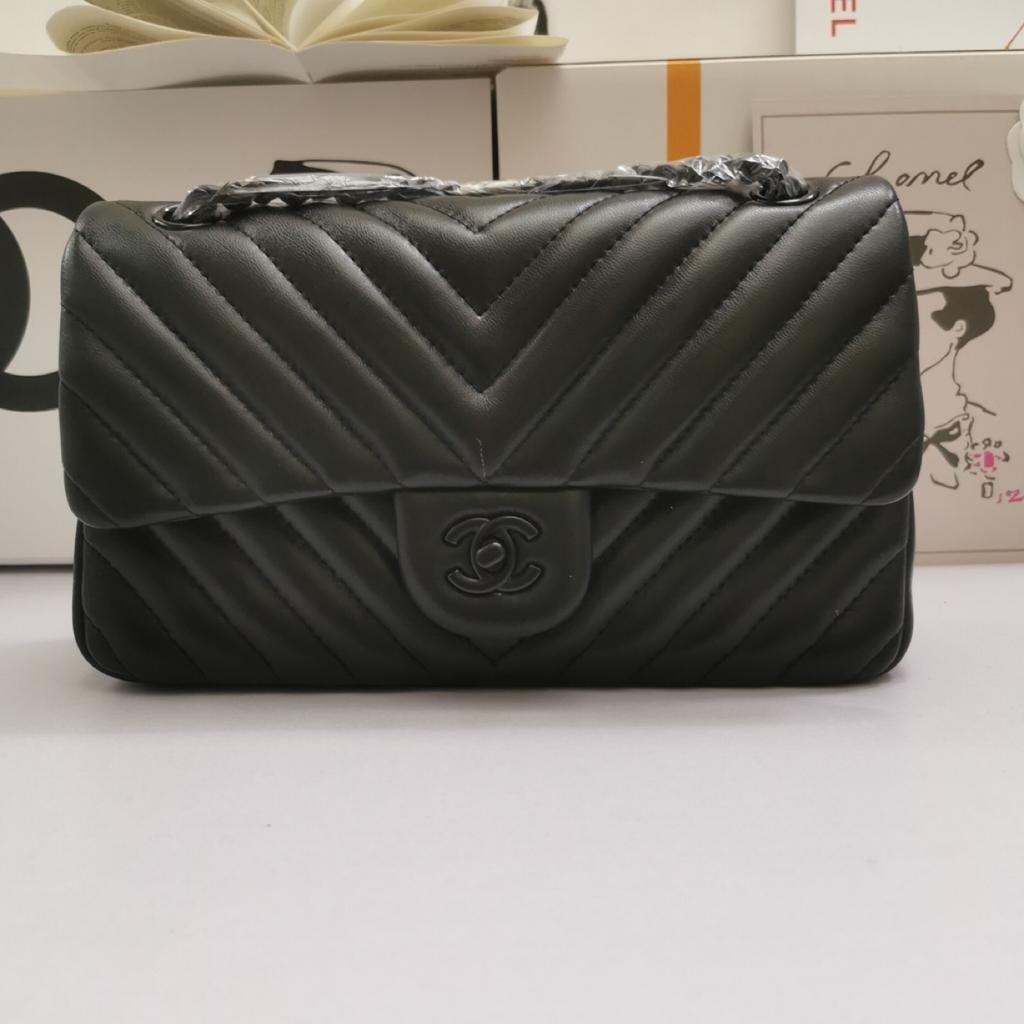 Chanel Flap Bag Black 26cm