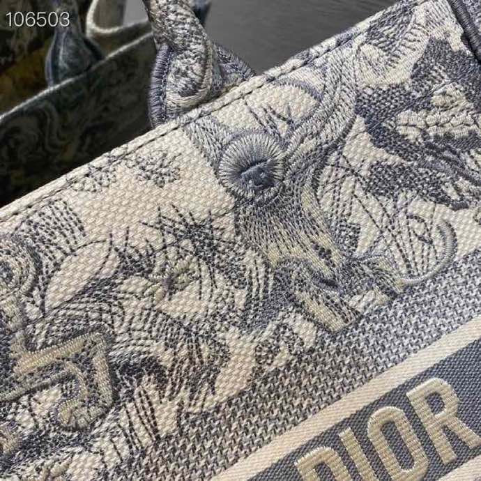 Christian Dior White Handle Bag 37cm