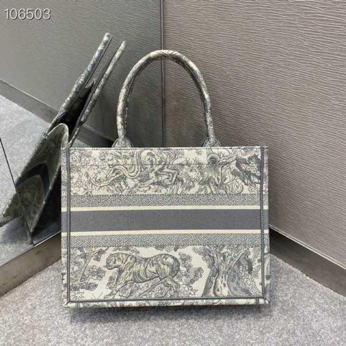Christian Dior White Handle Bag 37cm