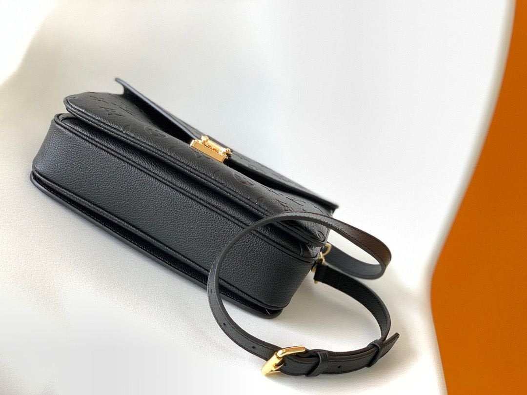 Louis Vuitton Pochette Métis Handbag M41487 29cm Black