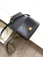 Louis Vuitton Pochette Métis Handbag M41487 29cm Black