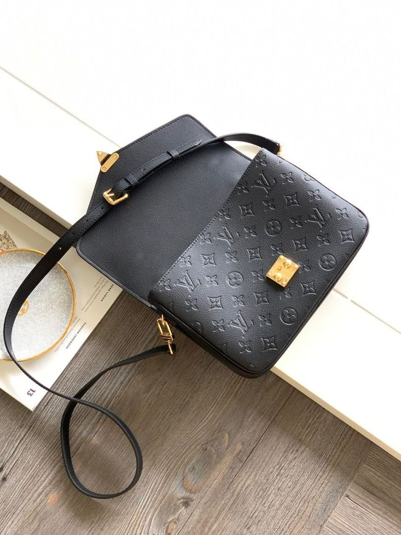 Louis Vuitton Pochette Métis Handbag M41487 29cm Black