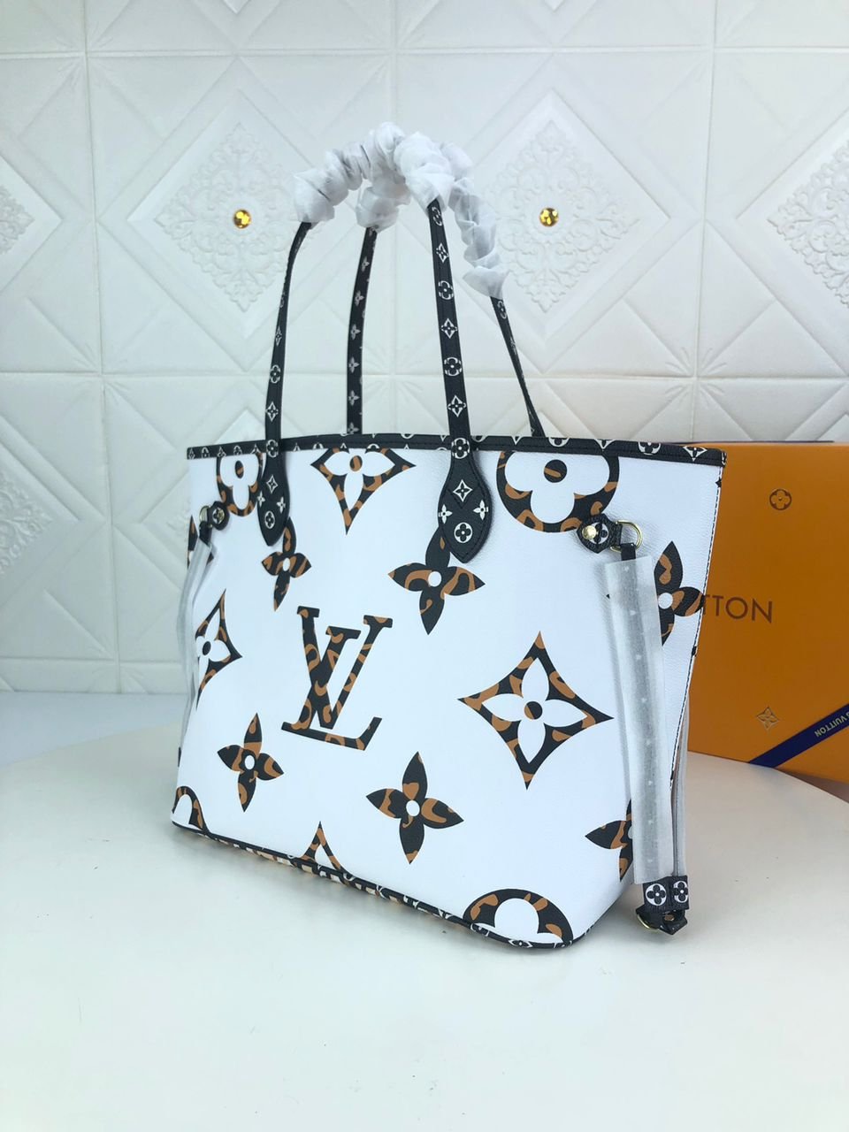 Louis Vuitton Neverfull MM Monogram Empreinte 31cm White/Orange