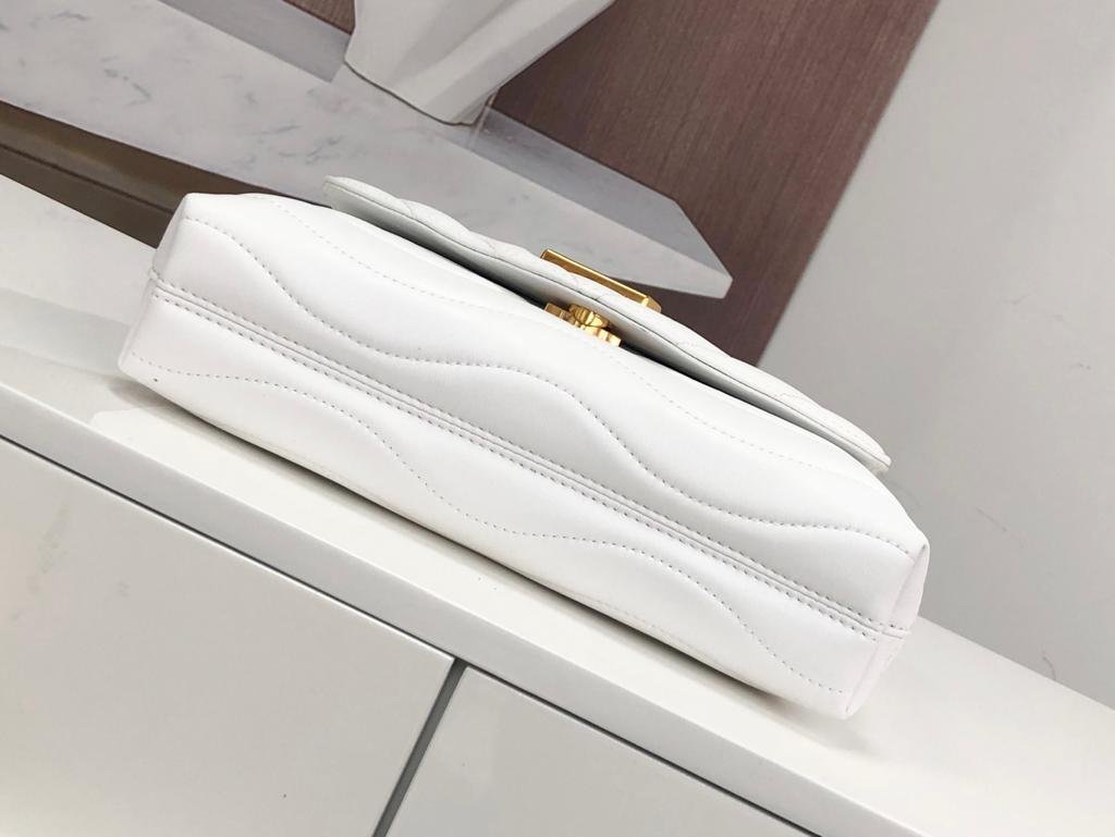 Louis Vuitton New Wave Chain Bag 24cm White