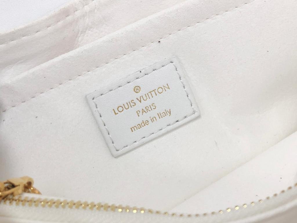Louis Vuitton New Wave Chain Bag 24cm White