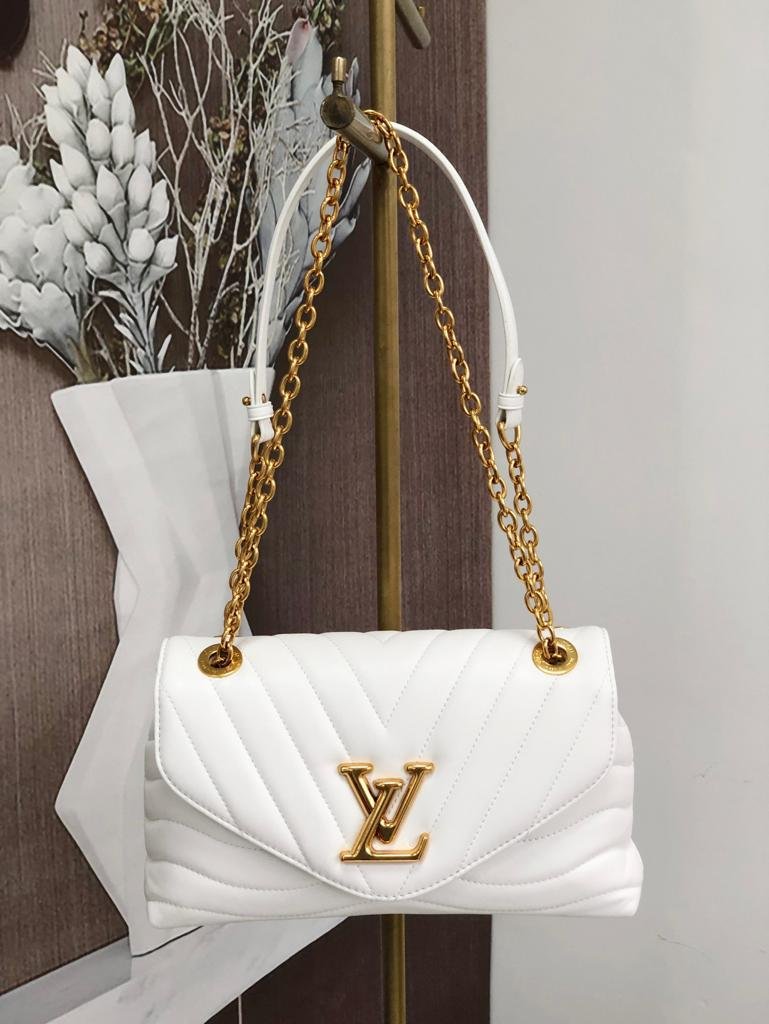 Louis Vuitton New Wave Chain Bag 24cm White