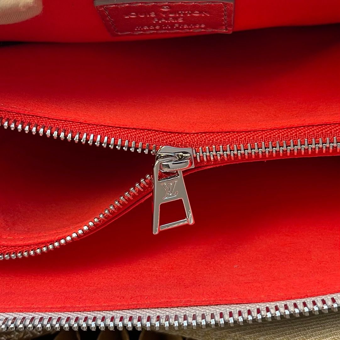 Louis Vuitton Coussin PM Monogram 10.2 Inches Silver