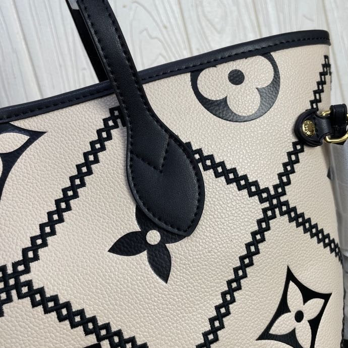 Louis Vuitton Neverfull MM M46039 31cm Cream Beige/Black