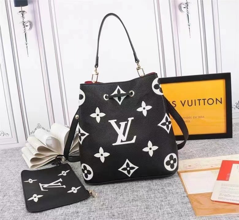 Louis Vuitton NeoNoe Bag 26cm Oversized Monogram Cowhide Leather Canvas Fall/Winter Collection M56889 Noir