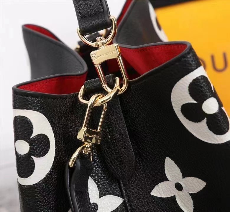 Louis Vuitton NeoNeo Bags 26cm Black
