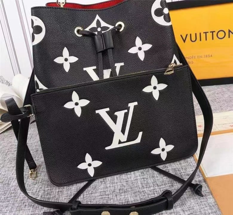 Louis Vuitton NeoNoe Bag 26cm Oversized Monogram Cowhide Leather Canvas Fall/Winter Collection M56889 Noir