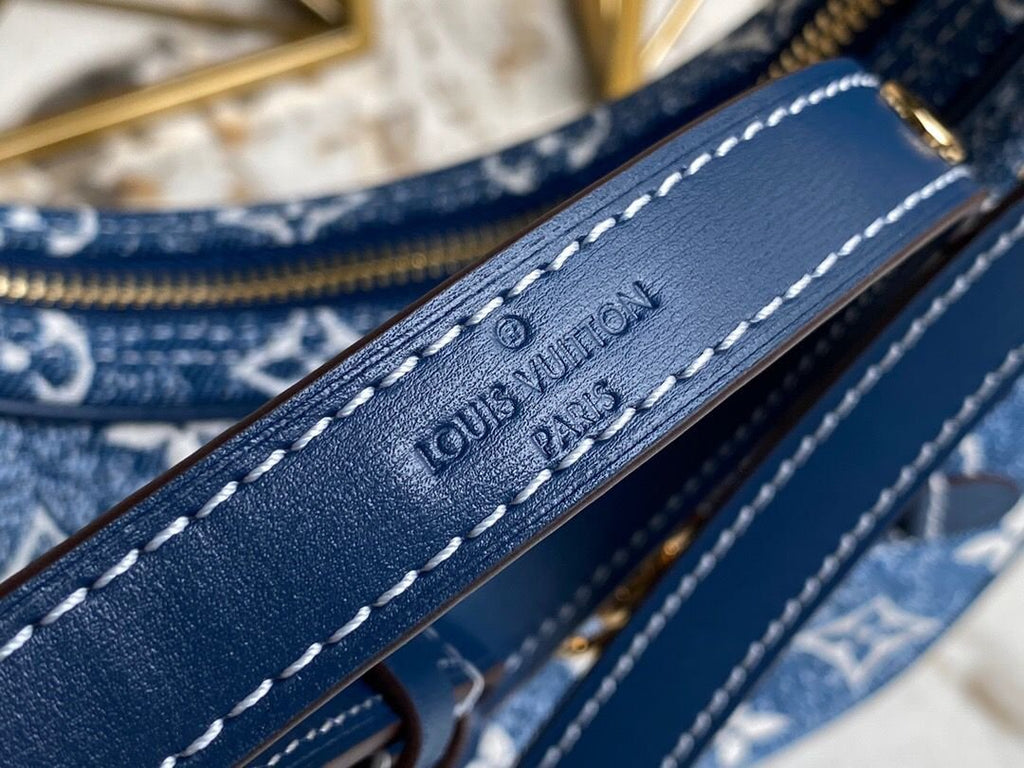 Louis Vuitton M81098 Loop 24cm Blue