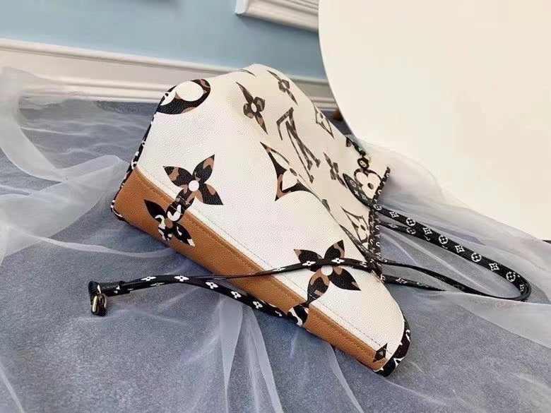 Louis Vuitton Neverfull MM Tote Bag 32cm Monogram Jungle Canvas Spring/Summer Collection M44716 Ivoire