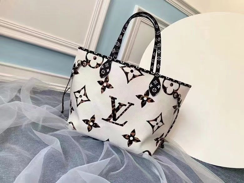 Louis Vuitton Neverfull MM Tote Bag 32cm Monogram Jungle Canvas Spring/Summer Collection M44716 Ivoire