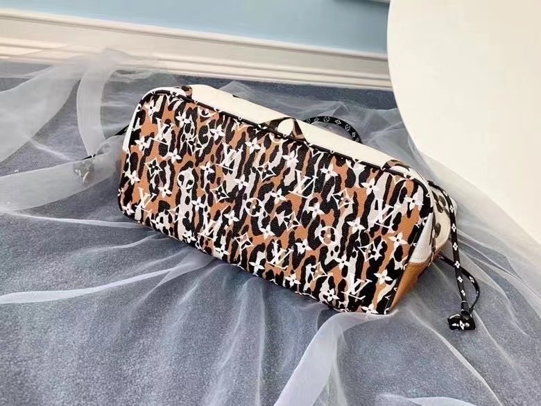 Louis Vuitton Neverfull MM Tote Bag 32cm Monogram Jungle Canvas Spring/Summer Collection M44716 Ivoire