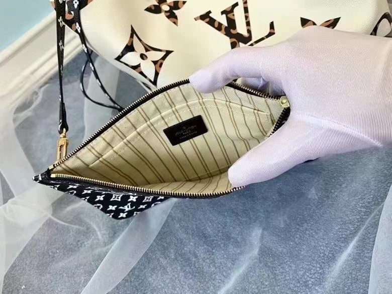 Louis Vuitton Neverfull MM Tote Bag 32cm Monogram Jungle Canvas Spring/Summer Collection M44716 Ivoire