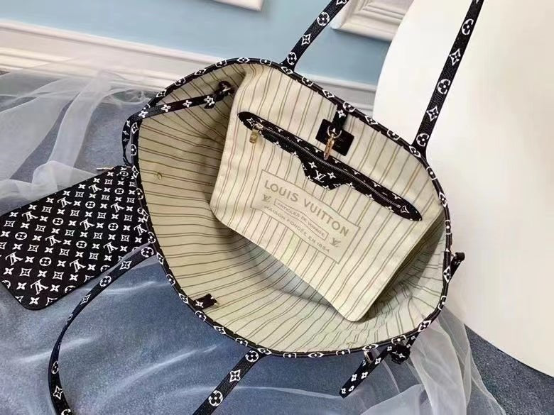 Louis Vuitton Neverfull MM Tote Bag 32cm Monogram Jungle Canvas Spring/Summer Collection M44716 Ivoire