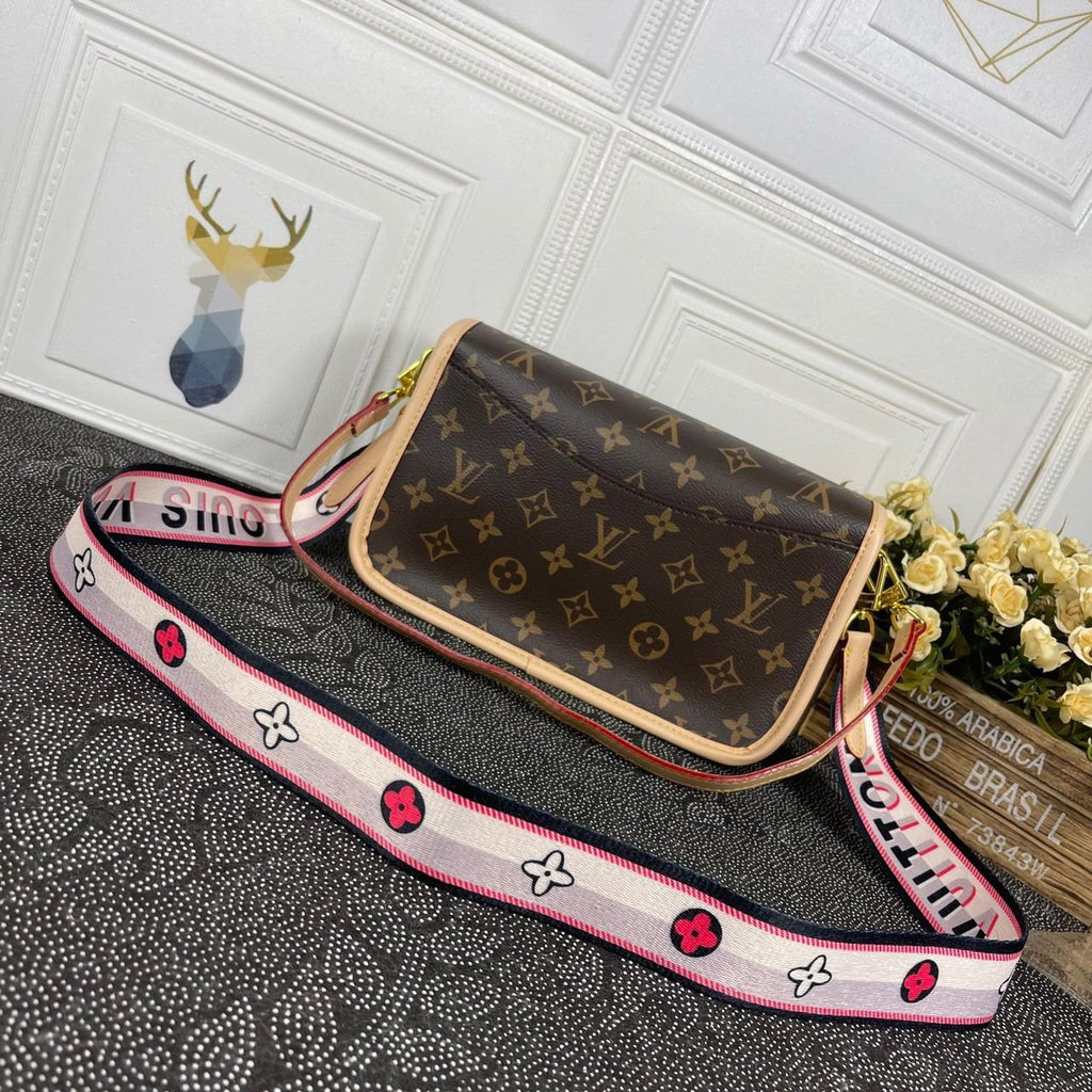 Louis Vuitton M45985 Diane 25cm Brown