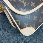 Louis Vuitton M45985 Diane 25cm Brown