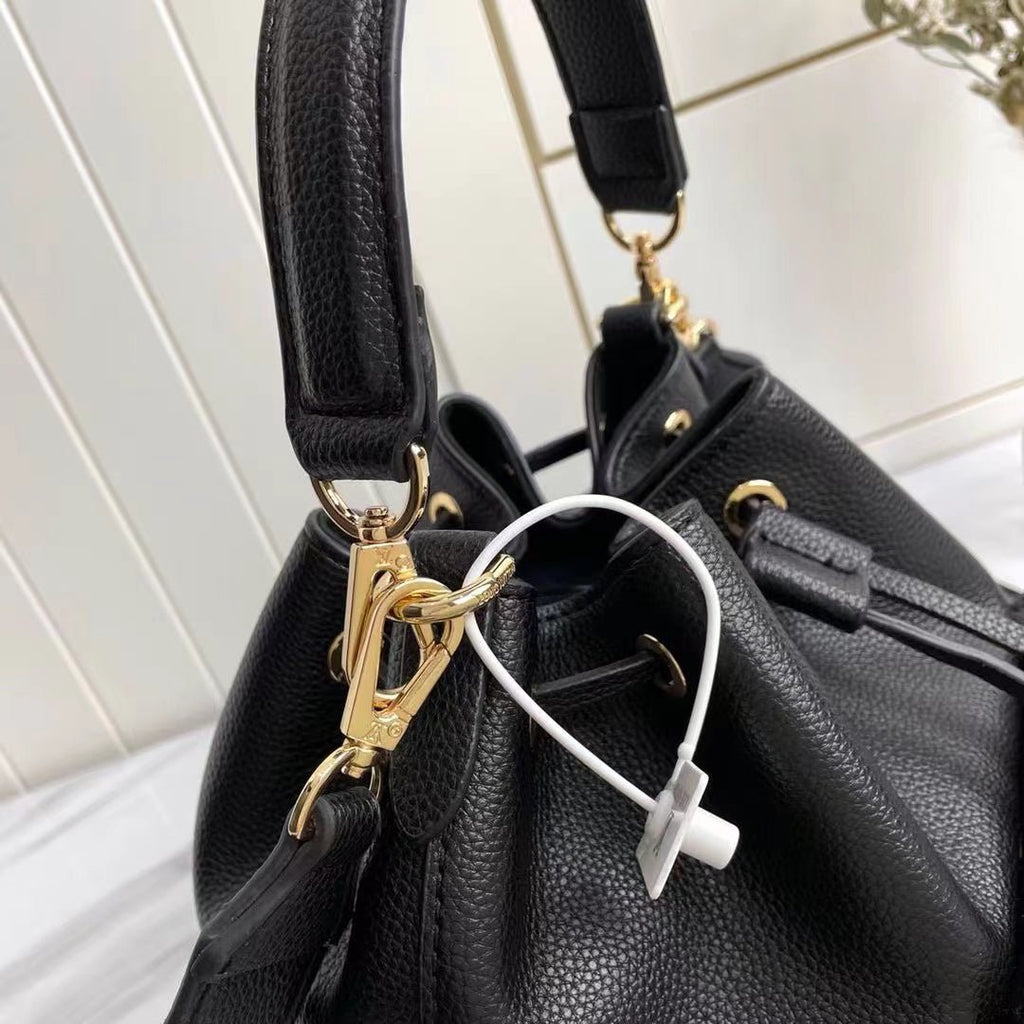 Louis Vuitton LockMe Bucket Bag 24cm Grained Calfskin Leather Spring/Summer Collection M57687 Black