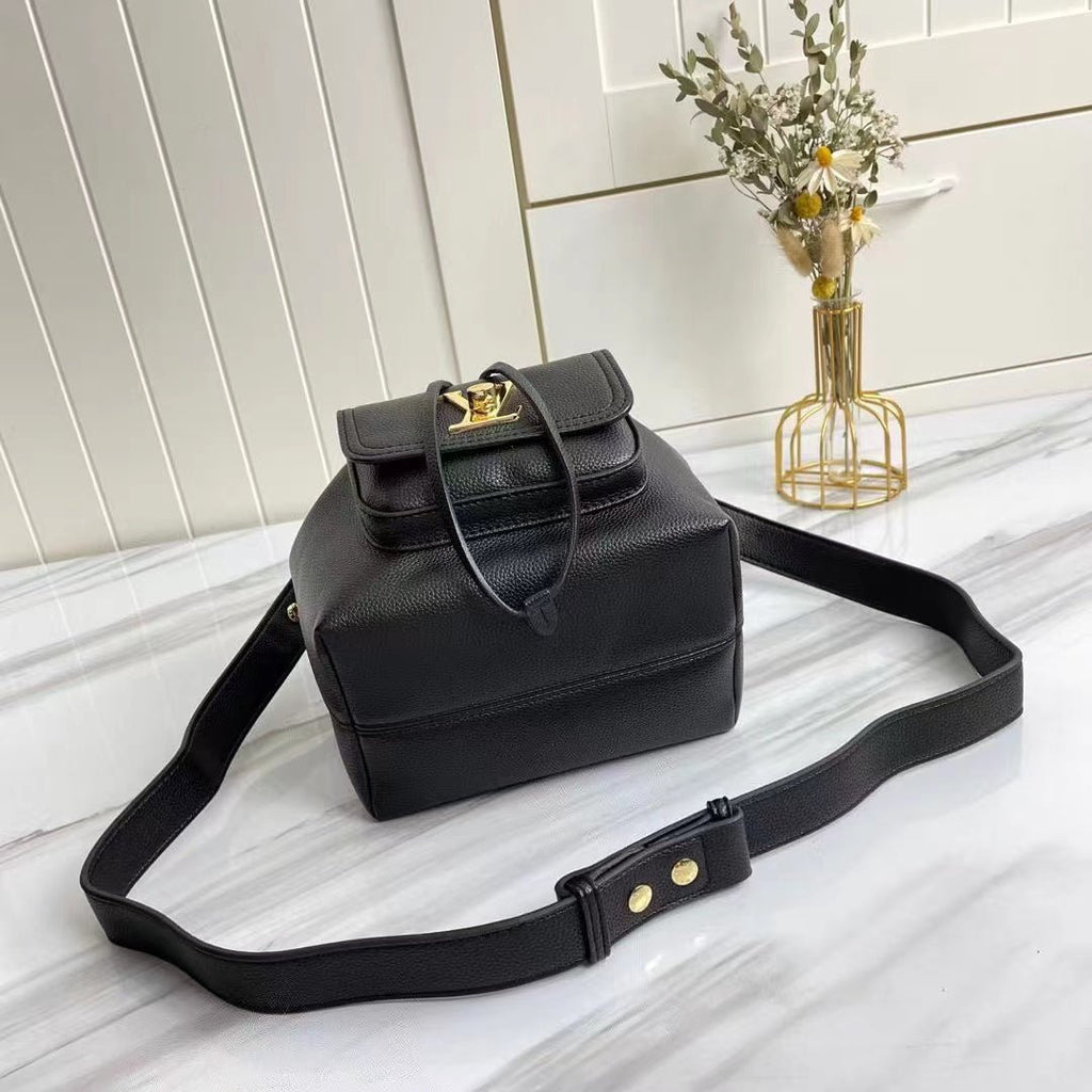 Louis Vuitton LockMe Bucket Bag 24cm Grained Calfskin Leather Spring/Summer Collection M57687 Black
