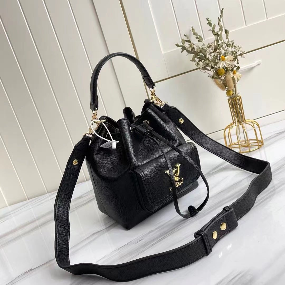 Louis Vuitton LockMe Bucket Bag 24cm Grained Calfskin Leather Spring/Summer Collection M57687 Black