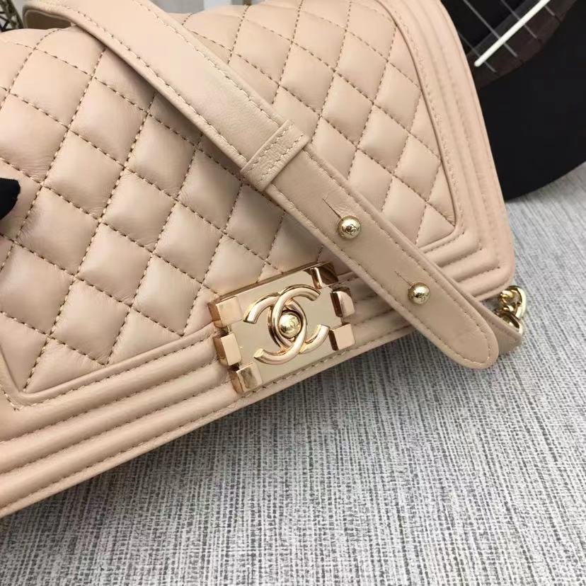 Chanel Medium Classic Flapbag 25cm