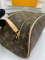Louis Vuitton King Size Toiletry Bag 28cm Monogram Canvas Spring/Summer Collection M47528 Brown