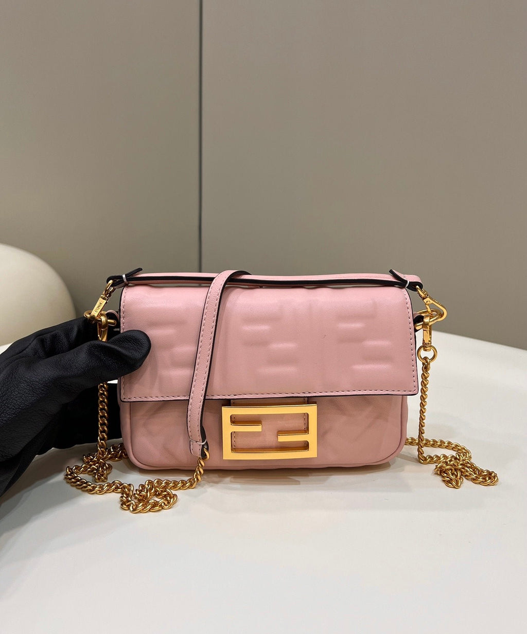 Fendi Baguette Bag 19cm Pink