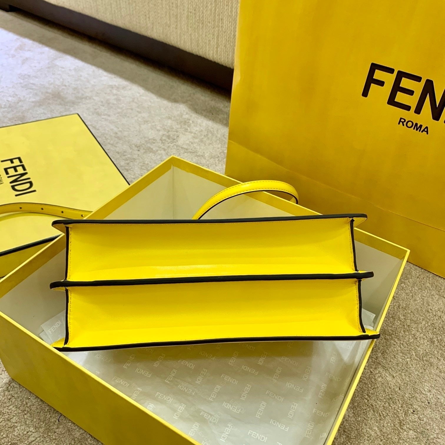Fendi Peekaboo I See U 29cm Yellow