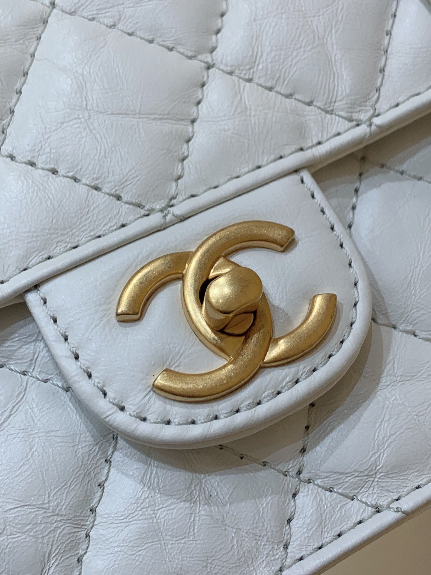 Chanel Co Co Shoulder Bag Gold Chain White 25cm
